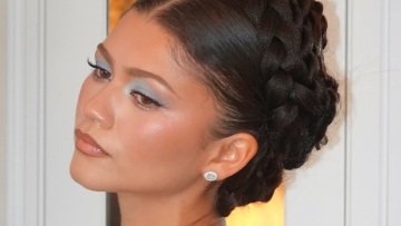 Από τη Zendaya στη J Lo: Αυτό το καλοκαίρι οι celebrities επαναφέρουν αυτό το Y2K makeup trend
