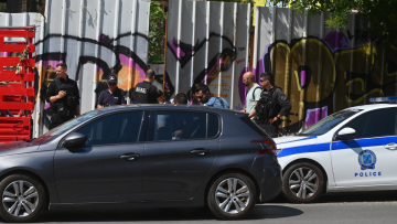 Σε γυναίκα ανήκει η σορός που βρέθηκε σε βαλίτσα στην Κυψέλη: Είναι σε προχωρημένη σήψη, φορούσε σορτσάκι