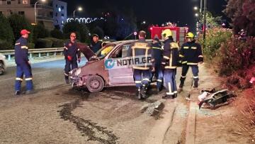 Σοβαρό τροχαίο στη Λεωφόρο Βουλιαγμένης, ανατράπηκε αυτοκίνητο και εγκλωβίστηκε ο οδηγός