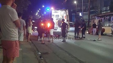 Σοβαρό τροχαίο στη Λαμία, δύο μηχανάκια συγκρούστηκαν μεταξύ τους, διασωληνώθηκε ένας νεαρός 
