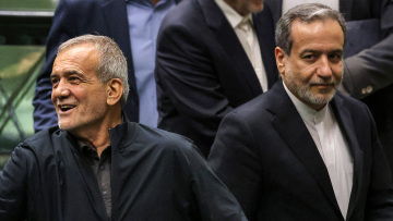 «Θάνατος στους ξεπουλημένους»: Οι Ιρανοί σκληροπυρηνικοί βλέπουν πραξικόπημα πίσω από τις προσπάθειες για συμφωνία με τις ΗΠΑ, πιέζουν για συνέχιση του πολέμου