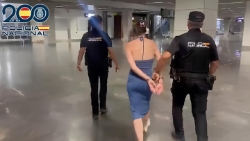 Οικογένεια έκανε χρυσές διακοπές σε θέρετρο στην Ισπανία και έγινε... καπνός την ώρα της πληρωμής, συνέλαβαν την μητέρα στο αεροδρόμιο, δείτε βίντεο