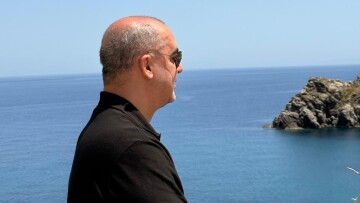 «Μην τη χάσεις με τίποτα»: Η Λέσβος του δημοσιογράφου Παύλου Παπαδημητρίου