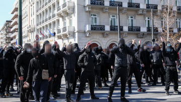 Η ακτινογραφία της πολιτικής βίας στην Ελλάδα και η στάση της κοινής γνώμης: 1 στους 3 δικαιολογεί προπηλακισμούς πολιτικών, τραπεζιτών και δημοσιογράφων