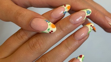 «Fruit nails»: Η τάση που φέρνει τα φρούτα στο επίκεντρο του καλοκαιρινού μας μανικιούρ
