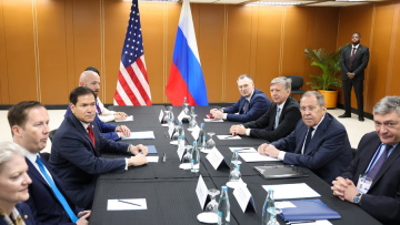 Τετ α τετ Ρούμπιο - Λαβρόφ στις Φιλιππίνες: Η Μόσχα προειδοποιεί τις ΗΠΑ να σταματήσουν τα όπλα στην Ουκρανία