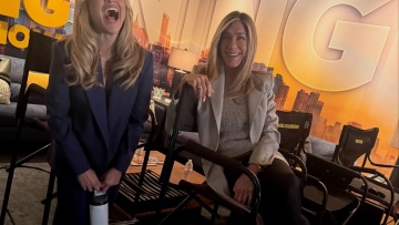 Τζένιφερ Άνιστον: Κλάματα στο φινάλε του «The Morning Show» (βίντεο)