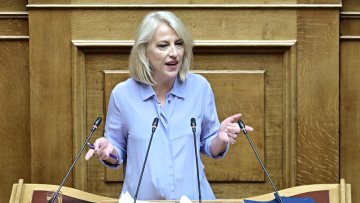 Ρένα Δούρου: Δεν θα παραστούμε στη δεξίωση στο προεδρικό, τι απάντησε στον Μητσοτάκη