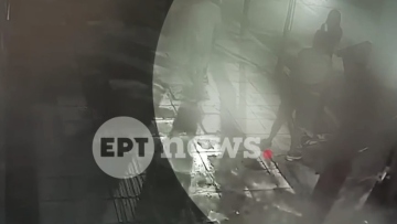 Συμμορία με «ερωτευμένα ζευγάρια» ξάφριζε καταστήματα στο κέντρο της Αθήνας, δείτε βίντεο από τη δράση τους