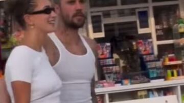 Οι Μπίμπερ φαίνεται ότι περνούν τόσο ωραία στην Ελλάδα, που μόνο οι φαν τους κάνουν αναρτήσεις (βίντεο)