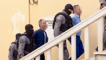 Βίντεο: Στον ανακριτή ο ιατροδικαστής Χανίων και ο καθηγητής τοξικολογίας που εμπλέκονται στη μαφία της Κρήτης