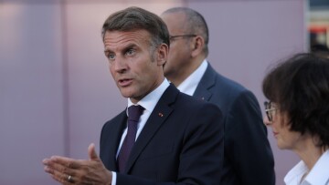 Θα πρέπει να φυτέψουμε ένα διαφορετικό δάσος, προσαρμοσμένο στην κλιματική αλλαγή, λέει ο Μακρόν
