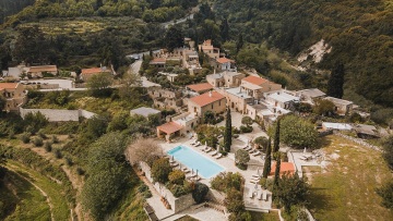Καψαλιανά: Το χωριό που αναγεννήθηκε μέσα από τη φιλοξενία και τη γαστρονομία
