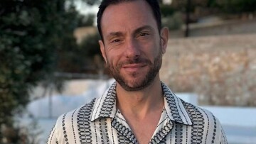 Μίλτος Μητσιάς: Ο γιος του ερμηνευτή, Μανώλη Μητσιά, γράφει για τη Σύρο, τον τόπο-ησυχαστήριο της οικογένειας 