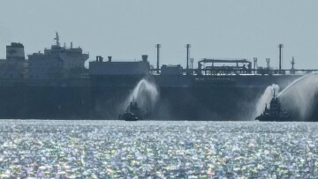 Έκρηξη σε πλωτή μονάδα LNG στην Αίγυπτο: Πύραυλος ή drone στο επίκεντρο της έρευνας
