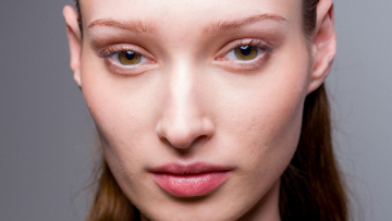 Face Mapping: Τι σημαίνουν τα σπυράκια σε συγκεκριμένα σημεία του προσώπου;
