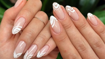 Τα μίνιμαλ nail design με λευκές λεπτομέρειες είναι η πιο κομψή επιλογή για το επόμενο μανικιούρ σας
