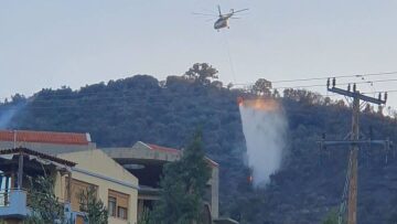 Χωρίς ενεργό μέτωπο η φωτιά στο Πλωμάρι Λέσβου, μάχη με τις αναζωπυρώσεις
