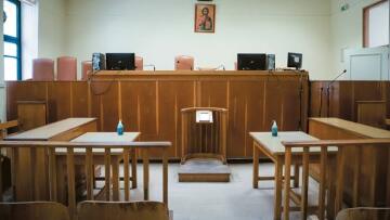 Θεσσαλονίκη: Συνελήφθη 51χρονος που φωτογράφιζε κατηγορούμενο μέσα στη δικαστική αίθουσα