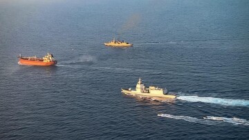 Ευρωπαϊκή δύναμη υπό ιταλική διοίκηση έκανε έλεγχο σε τάνκερ του ρωσικού «σκιώδους στόλου» στη Μεσόγειο