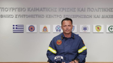 Αρτοποιός: Δίνουμε μάχη με τις αναζωπυρώσεις στην Ψάθα, πολλές φορές οι συνθήκες είναι πάνω από τις δυνάμεις μας