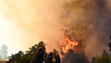 Πολύ υψηλός κίνδυνος πυρκαγιάς αύριο (4/8) σε Αττική, Χίο και Εύβοια