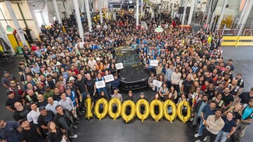 10 εκατομμύρια οχήματα έφτιαξε η Tesla