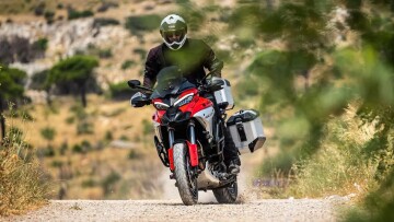 Δοκιμάζουμε τη Ducati Multistrada V4 Rally - Πόσο κοστίζει στην Ελλάδα;