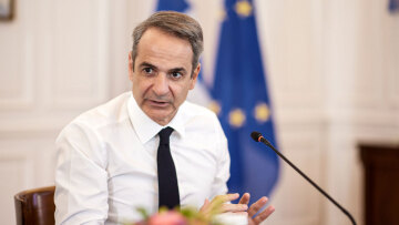 Διυπουργική υπό τον Μητσοτάκη σήμερα μετά τις φωτιές: Το πλαίσιο στήριξης πολιτών, επιχειρήσεων και τα fast track αντιδιαβρωτικά έργα