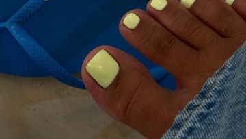 Russian pedicure: Η τεχνική περιποίησης ποδιών που γίνεται όλο και πιο δημοφιλής
