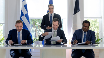 Έπεσαν οι υπογραφές για την ηλεκτρική διασύνδεση Ελλάδας - Κύπρου - Μητσοτάκης: Ισχυρή ψήφος εμπιστοσύνης στην Ελλάδα η είσοδος της γαλλικής Meridiam
