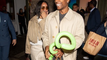 Rihanna: Χορεύει αισθησιακά στον A$AP Rocky κατά τη διάρκεια κρουαζιέρας στα Μπαρμπέιντος
