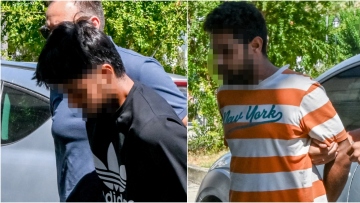 Συγγενείς και φίλοι του 58χρονου ψυχολόγου περίμεναν τους δύο Ινδούς έξω από το δικαστήριο στο Ναύπλιο, «δολοφόνοι» φώναζαν