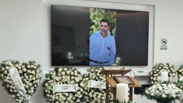 Αριστοτέλης Δαμίγος: Σε κλίμα οδύνης έγινε η αποτέφρωση του συντονιστή που σκοτώθηκε μετά τη σύγκρουση ελικοπτέρων στην Ψάθα, φωτογραφίες