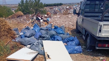 Μετέτρεψαν χωράφι στη Χαλκηδόνα Θεσσαλονίκης σε χωματερή με μπάζα από ανακαινίσεις, δύο συλλήψεις
