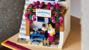 Η παραδοσιακή ελληνική ταβέρνα έγινε LEGO με μπουζούκι, βουκαμβίλιες και μια γάτα, δείτε φωτογραφίες