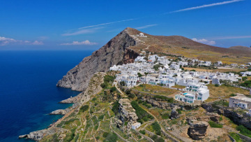 Η Χώρα, η Άνω Μεριά, η Χρυσοσπηλιά -Όλα όσα αξίζει να δείτε στη Φολέγανδρο
