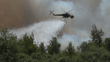 Φωτιά στο Σπήλαιο Ορεστιάδας, σηκώθηκε ελικόπτερο

