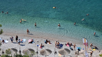 Καιρός: Έως 39 βαθμούς σήμερα, μελτέμια 7 μποφόρ στο Αιγαίο, η πρόγνωση μέχρι την Τετάρτη