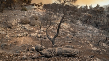 Γιατί κάηκε η Αττικοβοιωτία:  Υπεροπλία στον αέρα, αλλά η μάχη χάθηκε στο έδαφος