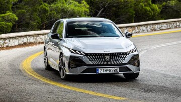 Δοκιμάζουμε το ανανεωμένο Peugeot 308 Hybrid - Πόσο κοστίζει στην Ελλάδα;
