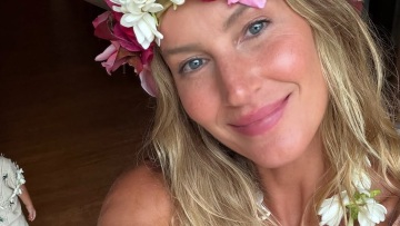 Gisele Bündchen: Γυμναστική στο σκάφος παρέα με τον ενός έτους γιο της
