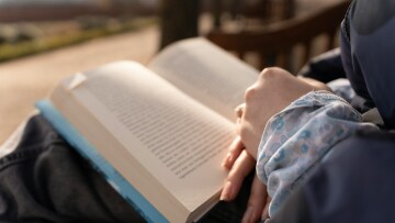 Ένα μουσείο στο Άμστερνταμ κρατάει τα κινητά σας στην είσοδο για να διαβάζετε στην ταράτσα του