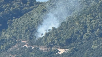Φωτιά σε δασική έκταση στον Μαραθιά Ζακύνθου: Ηχησε το 112, επιχειρούν έξι εναέρια