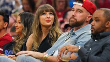 Taylor Swift και Travis Kelce: Οι αποκαλυπτικές πληροφορίες που μοιράστηκε ένας από τους καλεσμένους για τον γάμο τους
