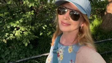 Lindsay Lohan: Επιστρέφει στα κόκκινα μαλλιά που μας θυμίζουν τις πιο iconic εμφανίσεις της
