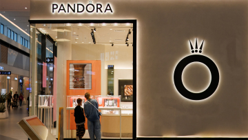 Pandora: Διπλασίασε πωλήσεις και δίκτυο στην Ελλάδα – Η επέκταση συνεχίζεται το 2026