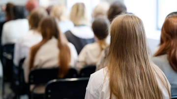 «Τεχνικά τα ζητήματα, χαρτιά είναι και θα γίνουν»: Πώς αντιδρούν τα τρία μη κρατικά πανεπιστήμια στις ακυρώσεις του ΣτΕ