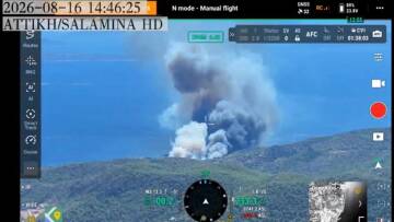 Φωτιά στη Σαλαμίνα: Εικόνες από drone δείχνουν την εξάπλωσή της στα Περιστέρια μέσα σε επτά λεπτά - Η καταγγελία για ακαθάριστο οικόπεδο