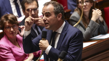 Γαλλία: Αποδοκιμασίες σε βάρος του πρωθυπουργού Λεκορνί από πυρόπληκτους, δείτε βίντεο